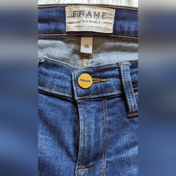 GUC Frame Le Skinny de Jeanne Crop in the York style dark distressed wash frayed - Picture 8 of 16